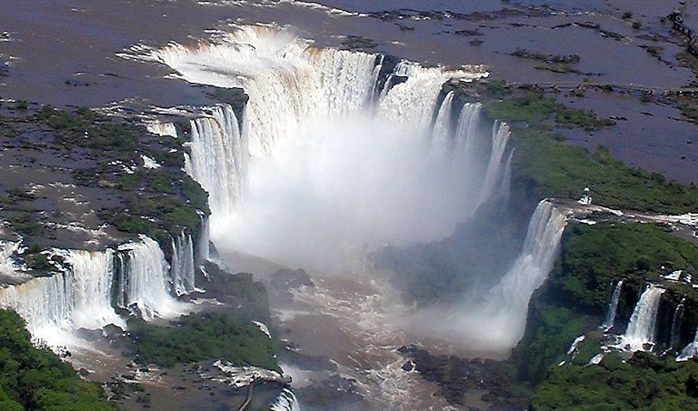 Planaltos e Chapadas da Bacia do Paraná: Cataratas do Iguaçu