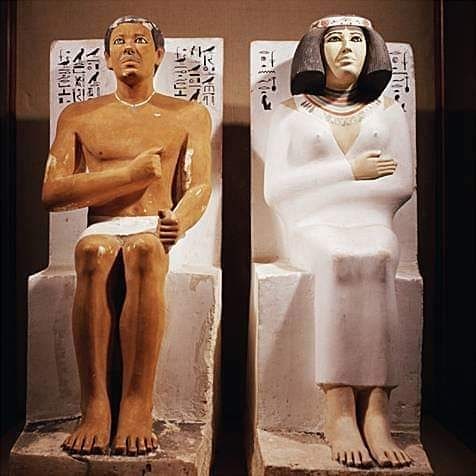 Estátuas mortuárias do príncipe Raotepe e sua esposa Nofret